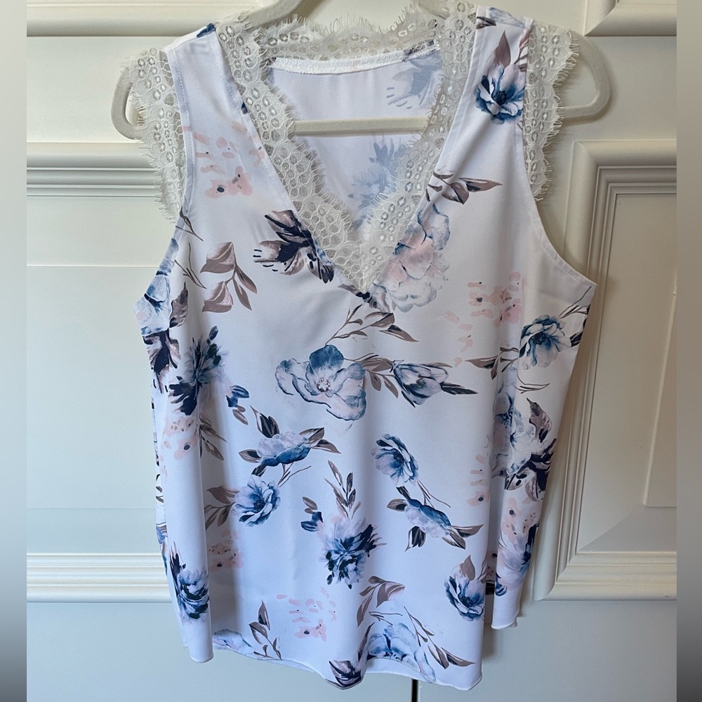 Flowered Tank Medium White/Blue NWOT